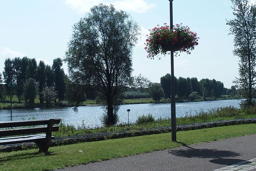 An der Maas bei Venlo Maas rauf Maas runter